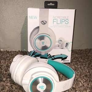 Bluetooth Headphones/Speakers